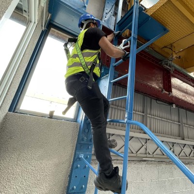 harnais haute visibilité pour le travail en hauteur